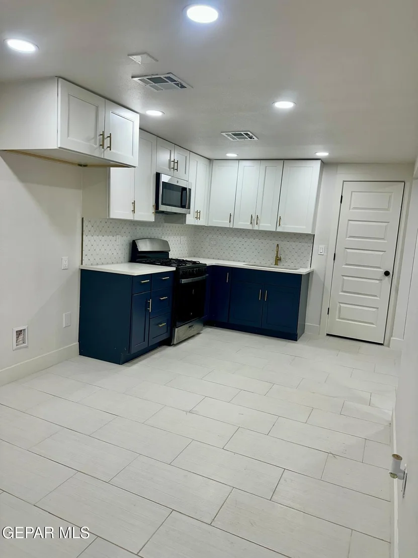 Photo of 8045 GILBERT Drive