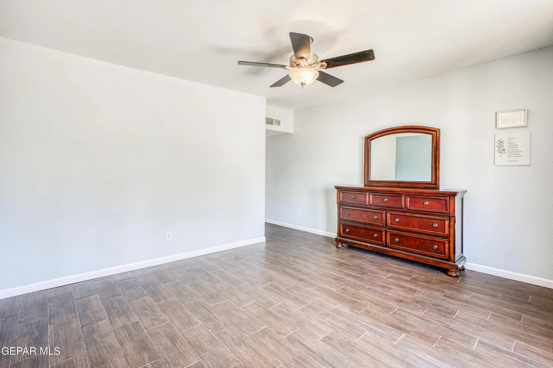 Photo of 5415 ORANTES Place