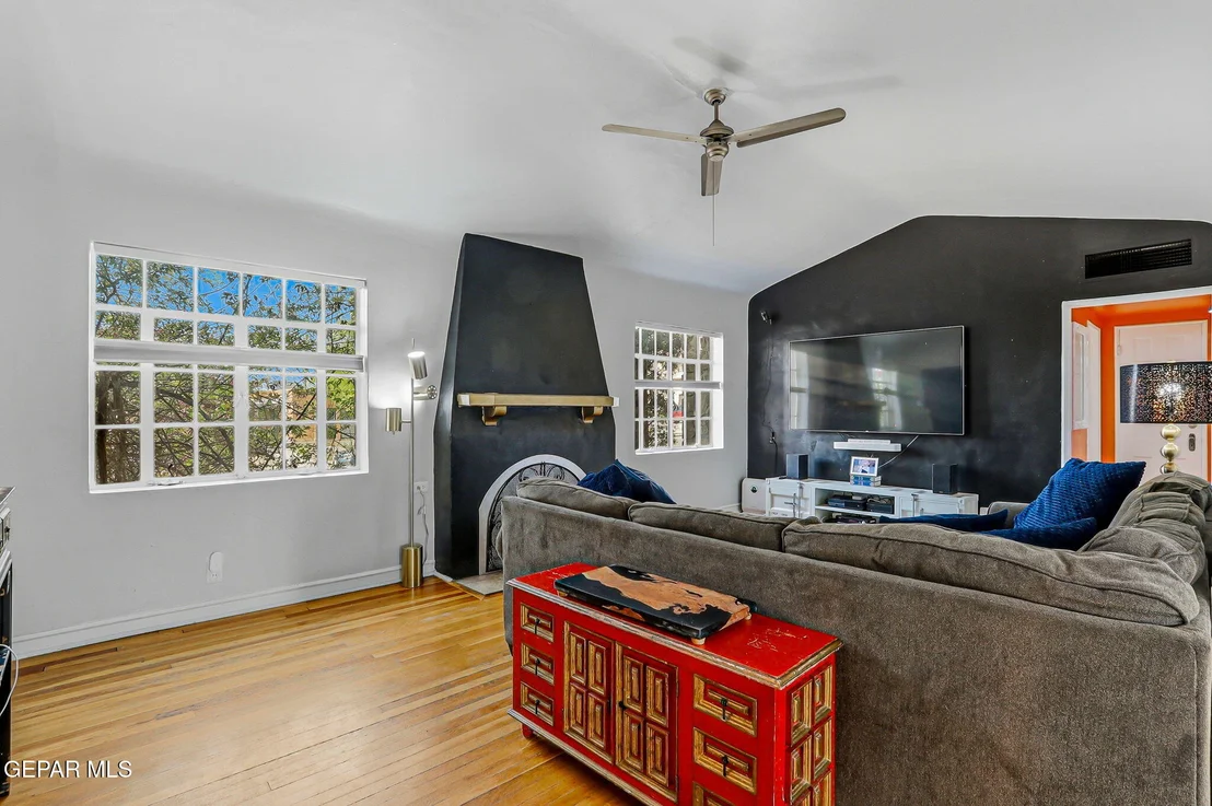 Photo of 700 E BALTIMORE Drive