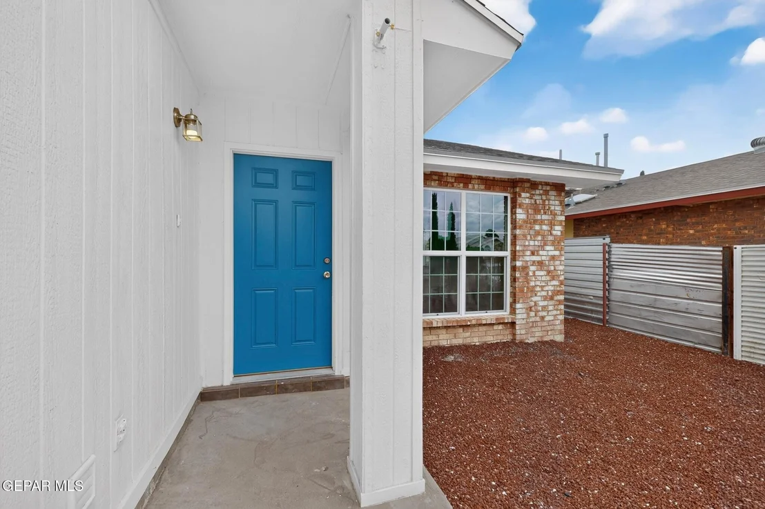 Photo of 12036 KINGS CREST Drive