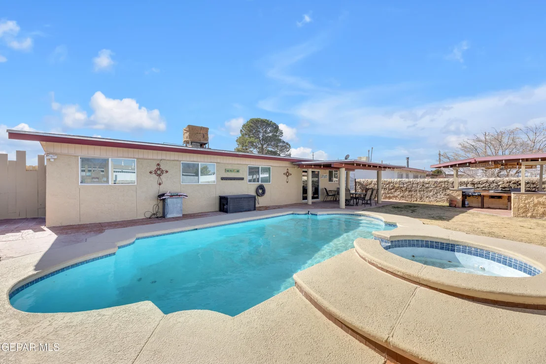 Photo of 11113 SHORELINE Drive