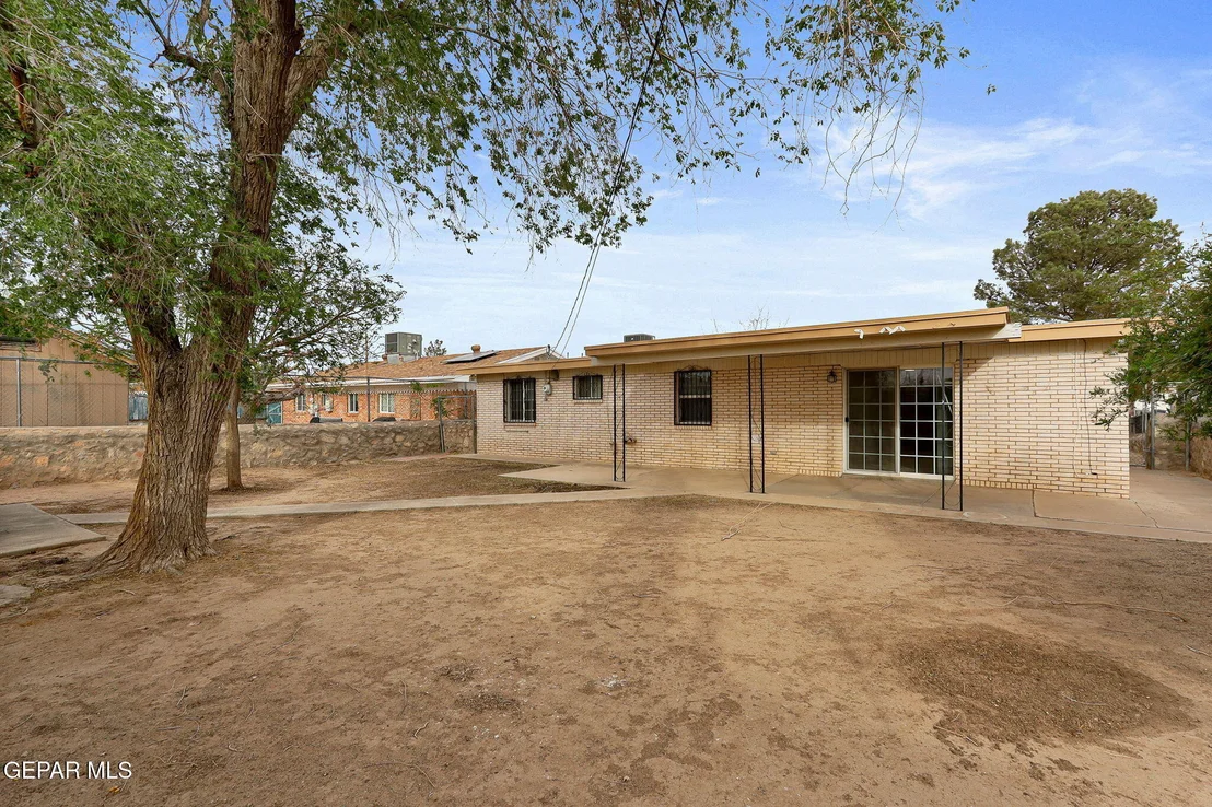 Photo of 233 MANUEL Drive