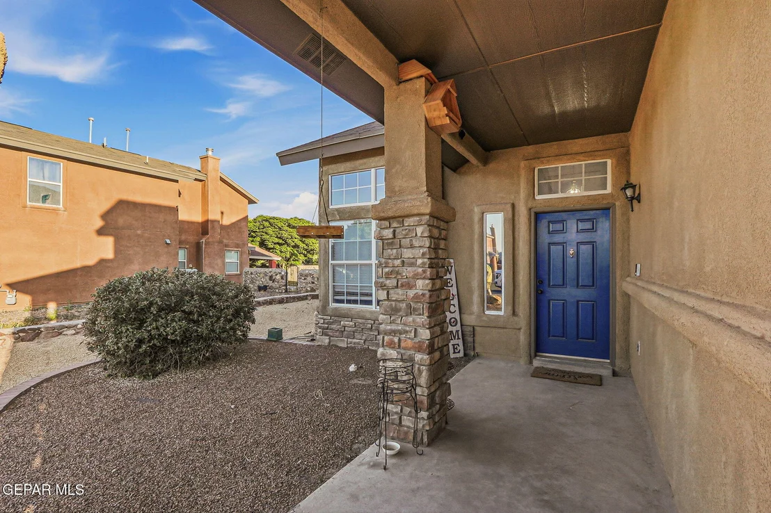 Photo of 680 Sequeiros Court