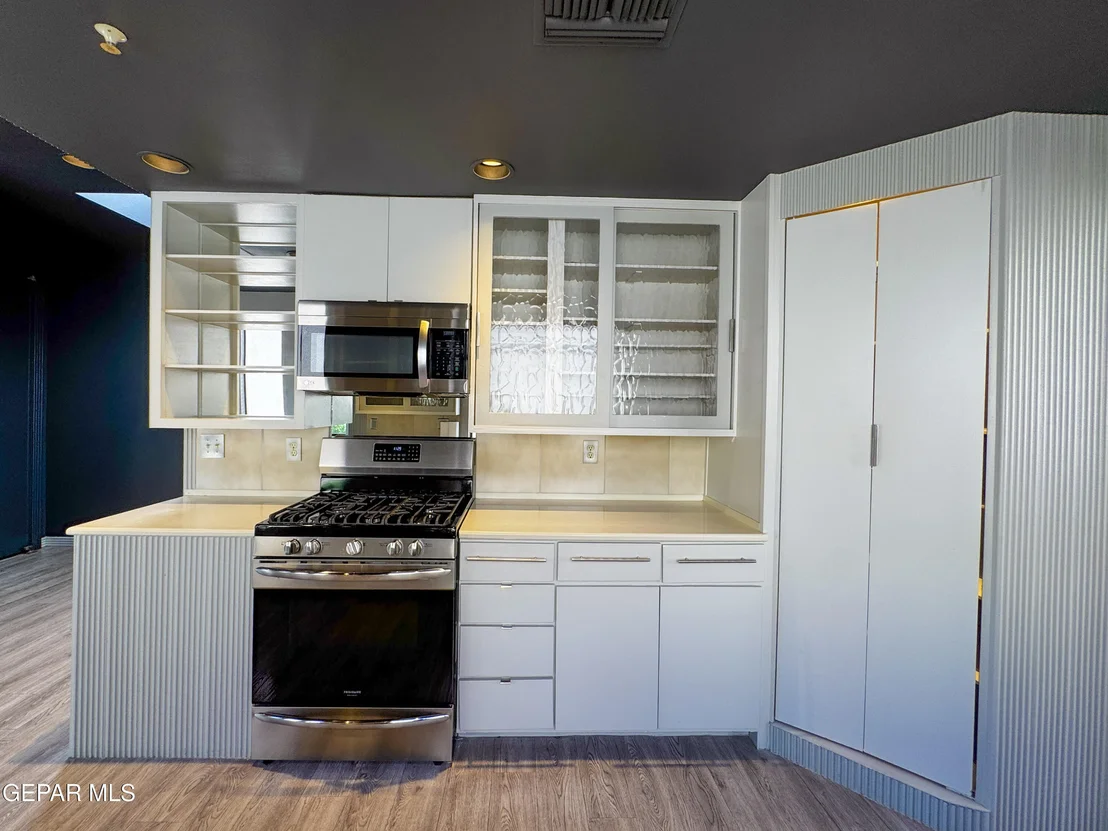 Photo of 1114 Los Jardines Circle