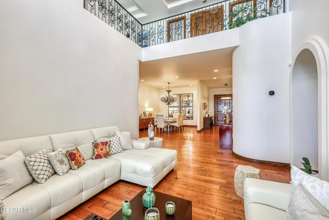 Photo of 6309 VIA SERENA Drive
