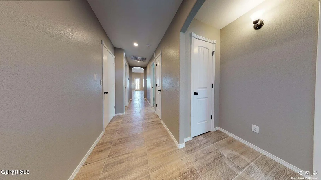 Photo of 924 Sandhurst Place