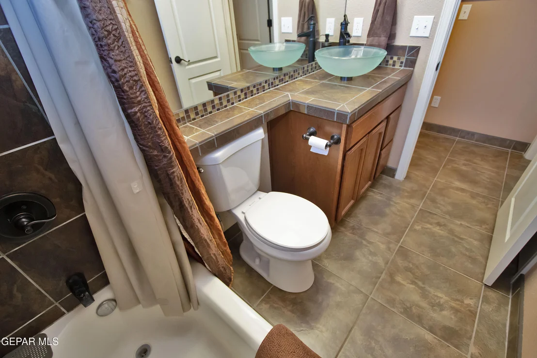 Photo of 920 TYLER SETH Avenue