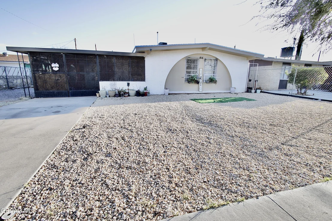 Photo of 816 MONCLOVA Lane