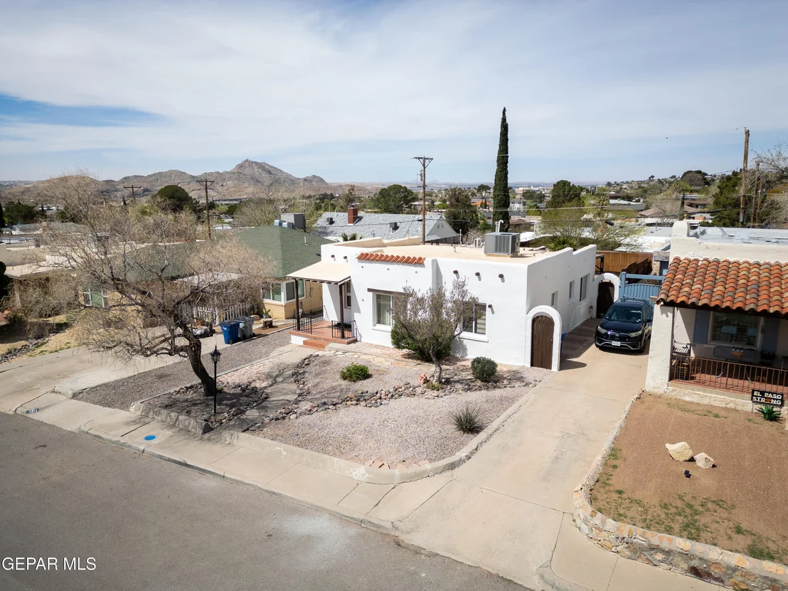Photo of 1211 MESITA Drive