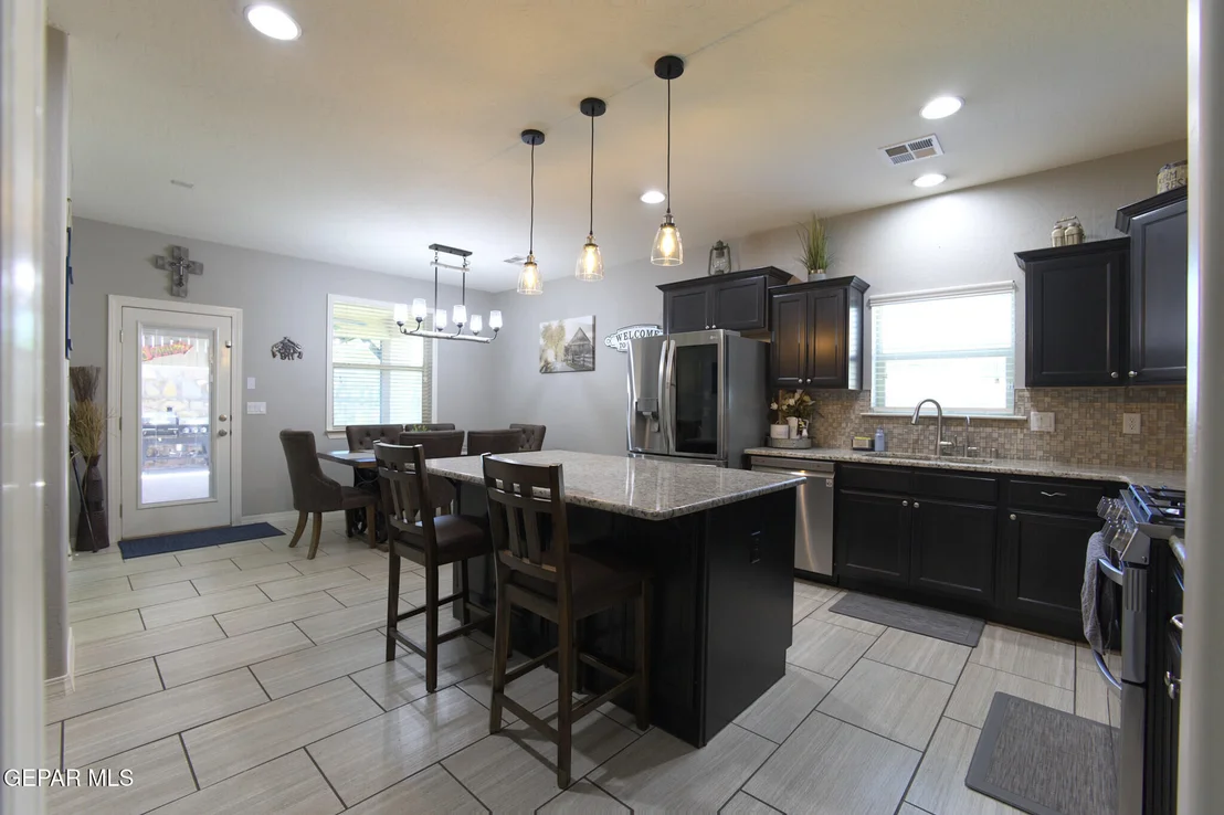 Photo of 987 GRANDEVOLE Drive