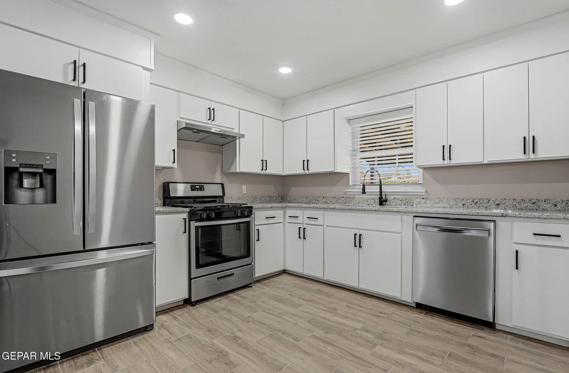 Photo of 5700 Lexington Road