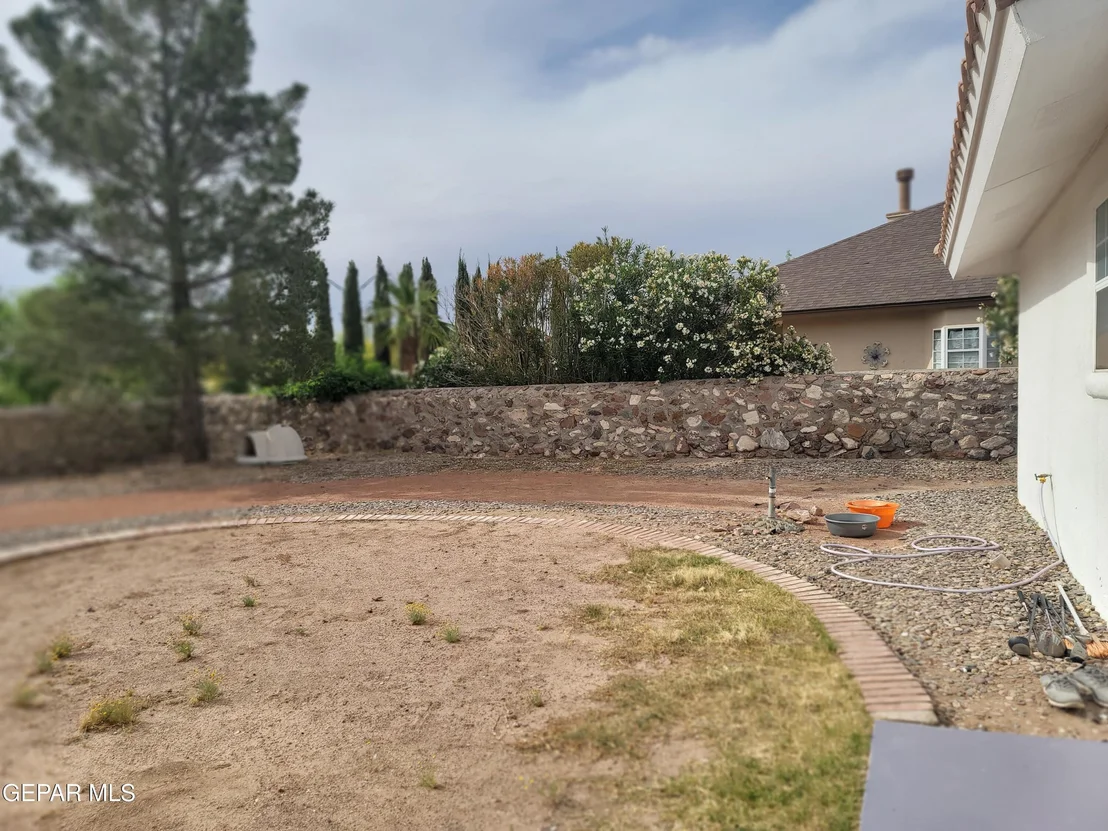 Photo of 1305 TRAIL RIDGE Drive