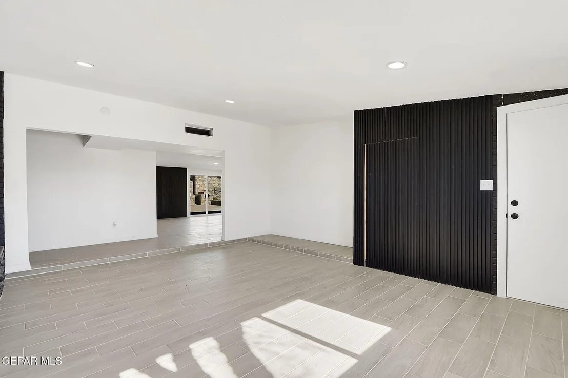 Photo of 5609 MARTIN Lane