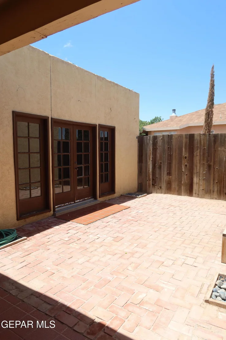 Photo of 836 DE LEON Drive