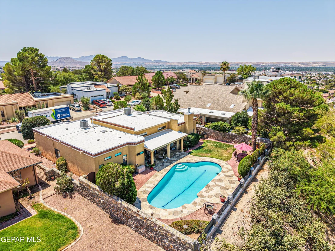 Photo of 7225 Rochester Drive