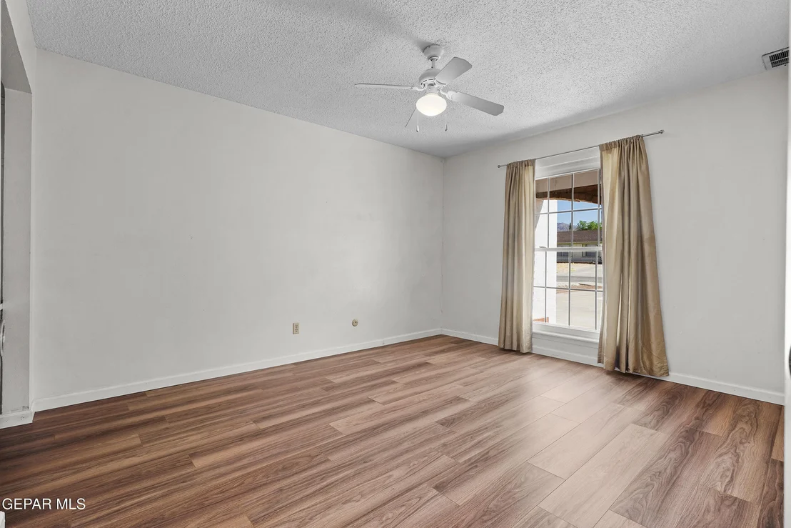 Photo of 805 MARIMBA Drive