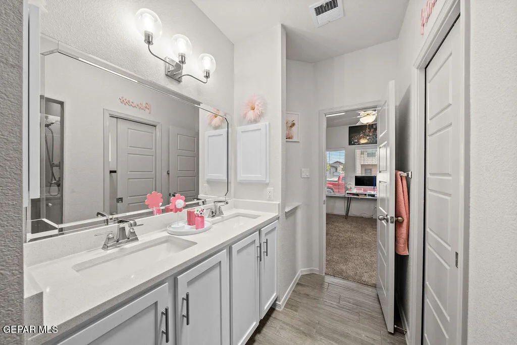 Photo of 5944 HIDDEN ARBOR Drive