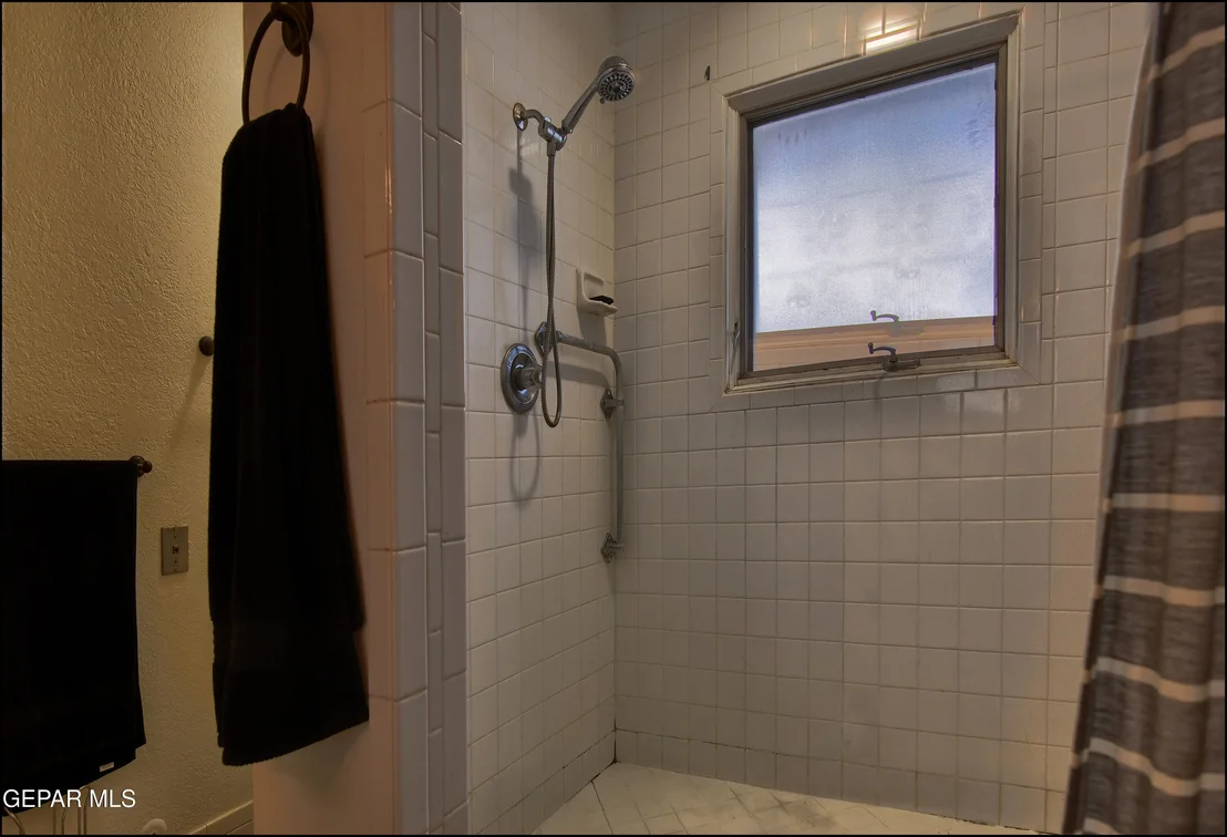 Photo of 411 CROWN POINT Drive