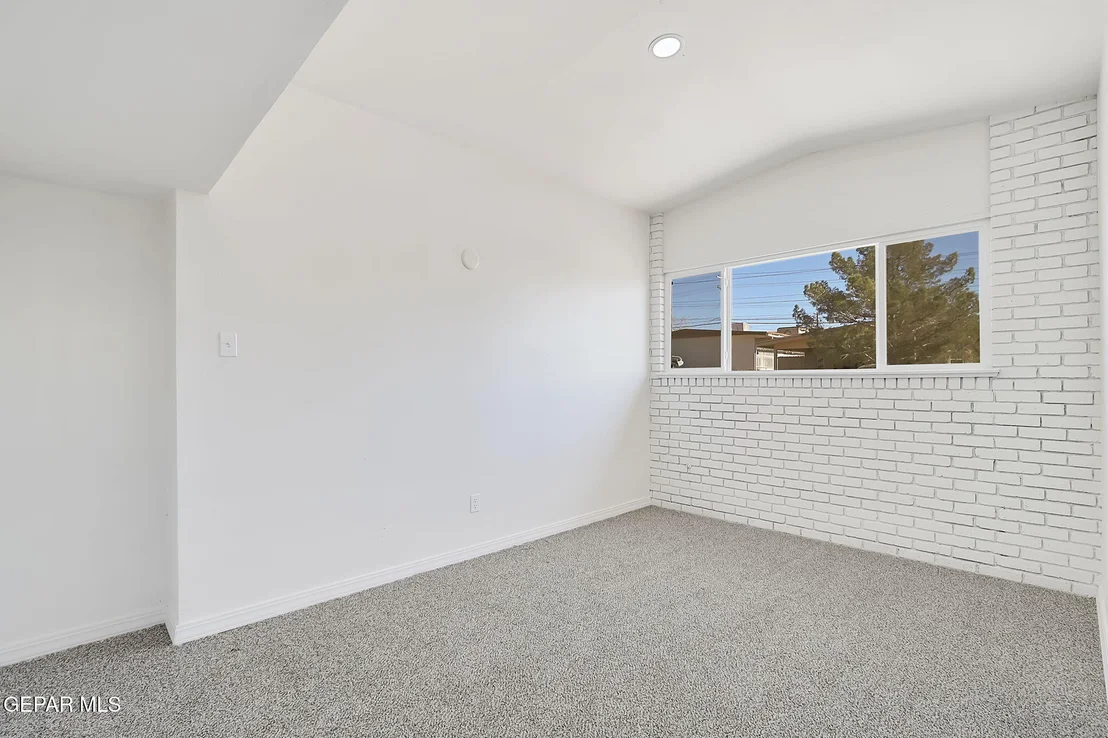 Photo of 5609 MARTIN Lane