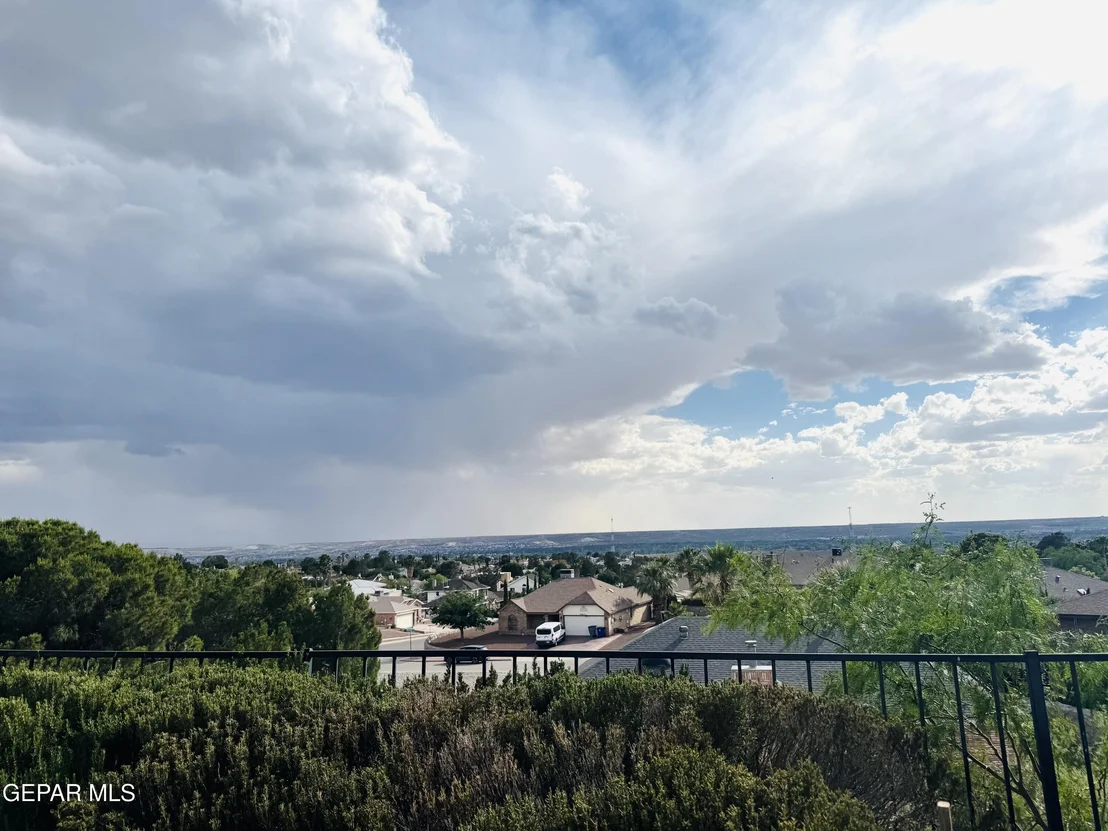 Photo of 805 BRUSSELS Way