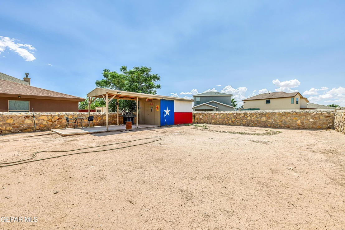 Photo of 13502 RED RIVER Road