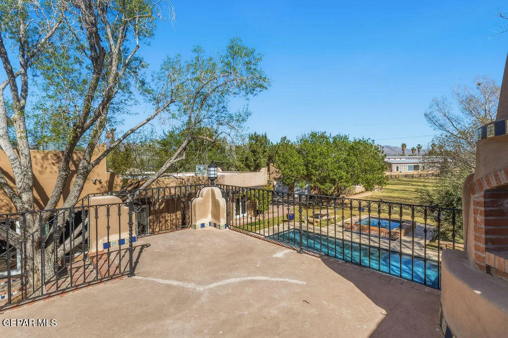 Photo of 300 ROSEMONT Drive