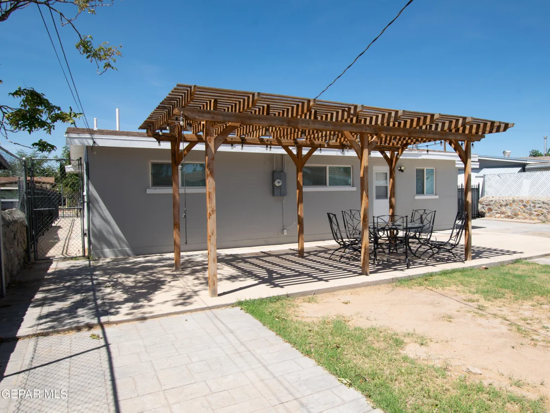 Photo of 416 ENCINO Drive