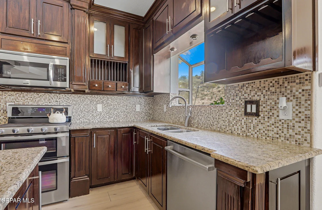 Photo of 6633 WIND RIDGE Drive