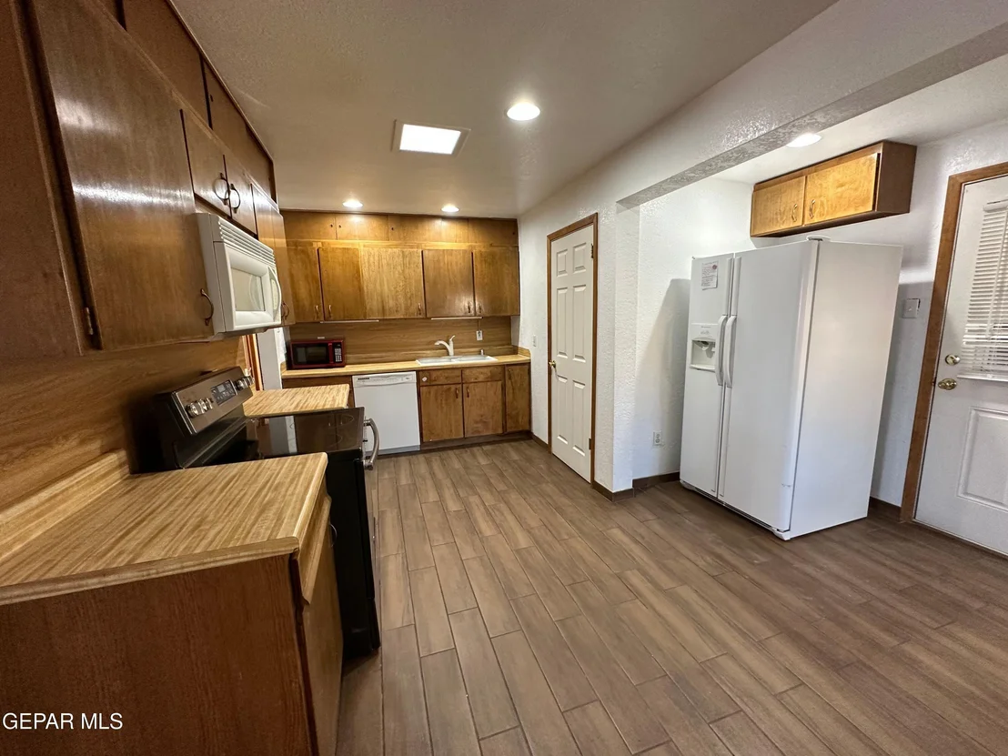 Photo of 5205 FLOWER Drive