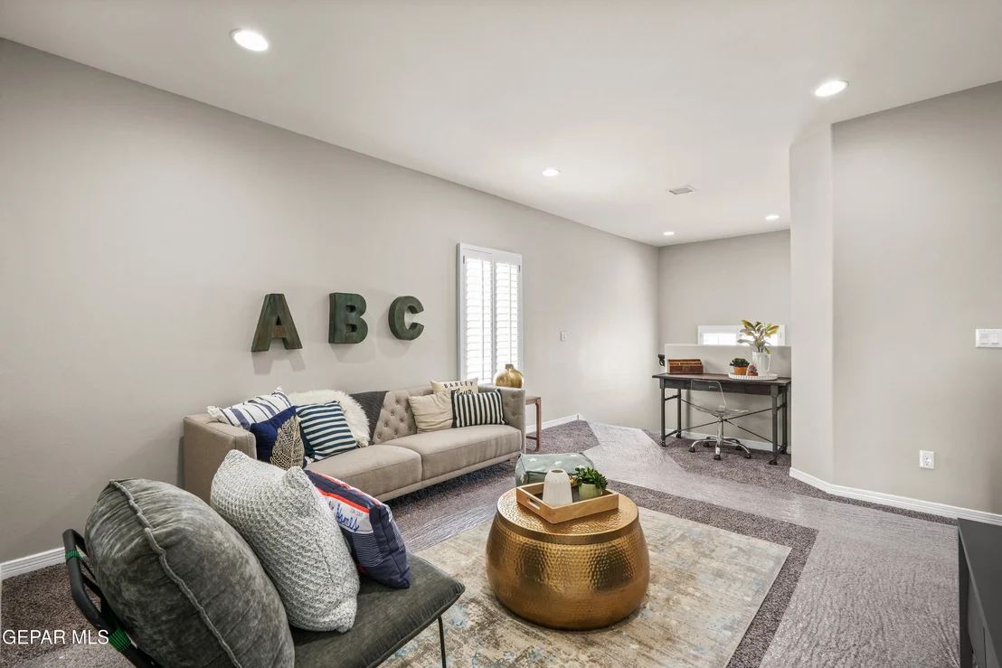 Photo of 12400 Amesbury