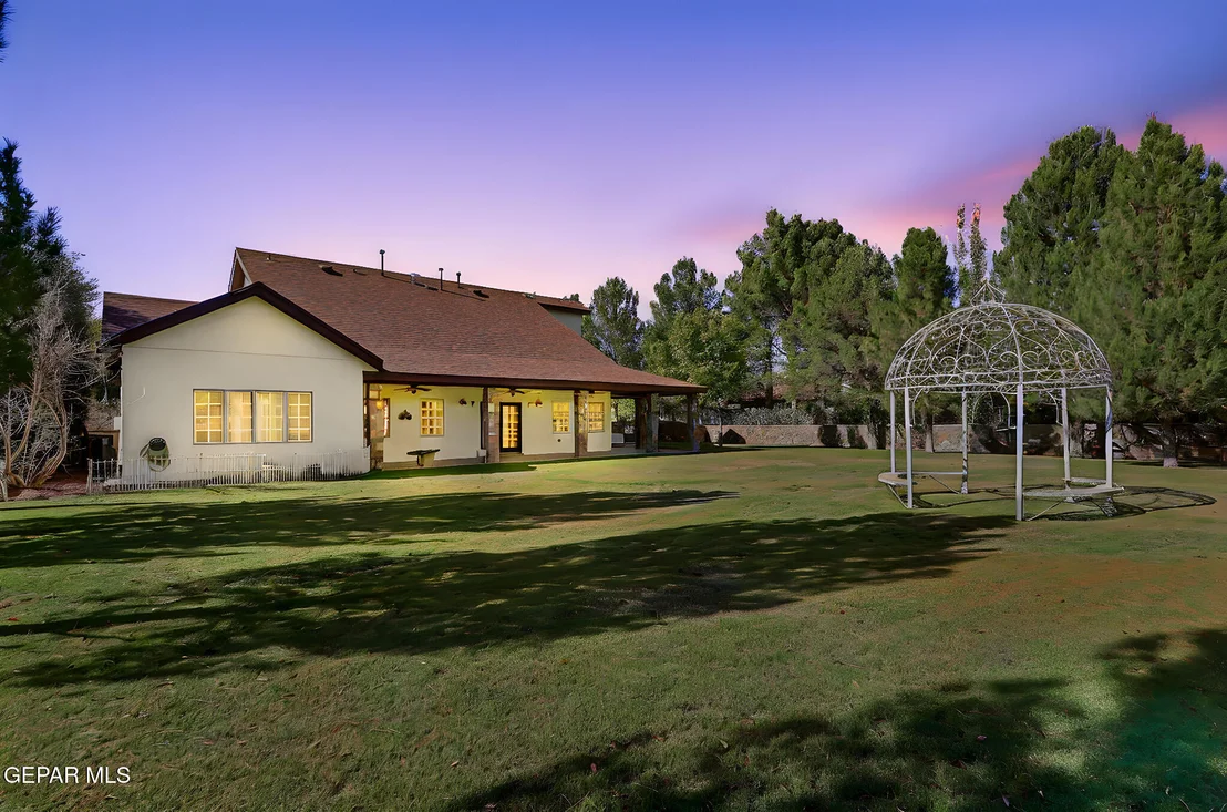 Photo of 5540 Westside Drive