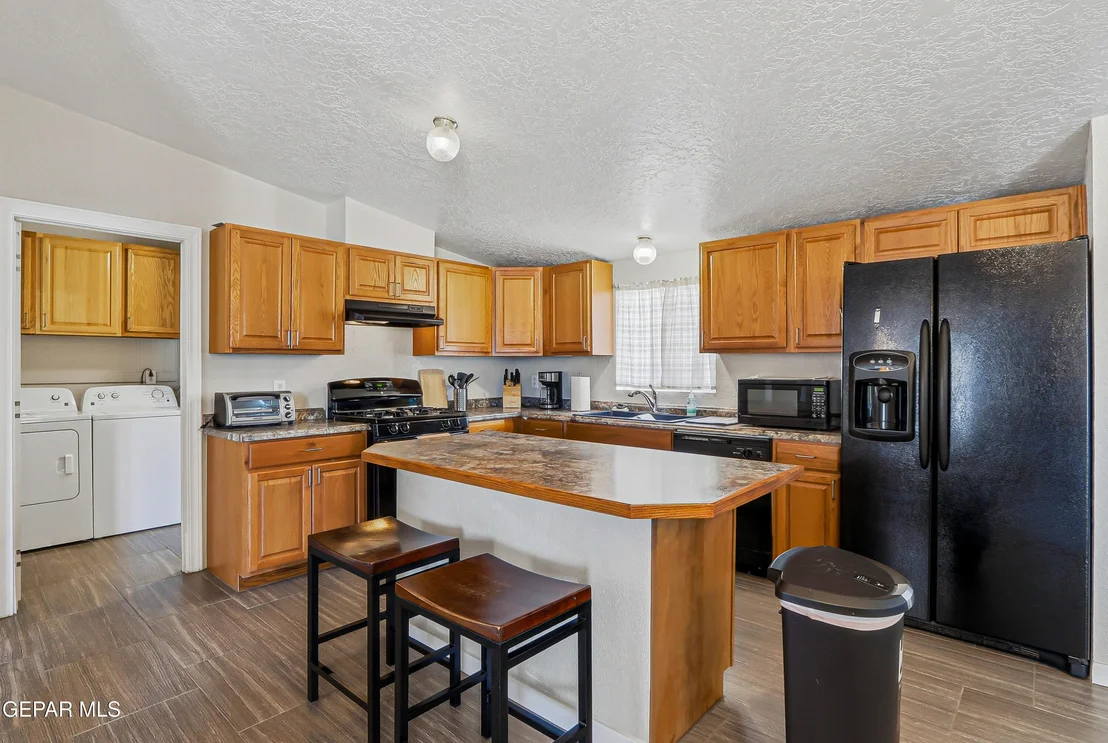 Photo of 2901 COOK Street