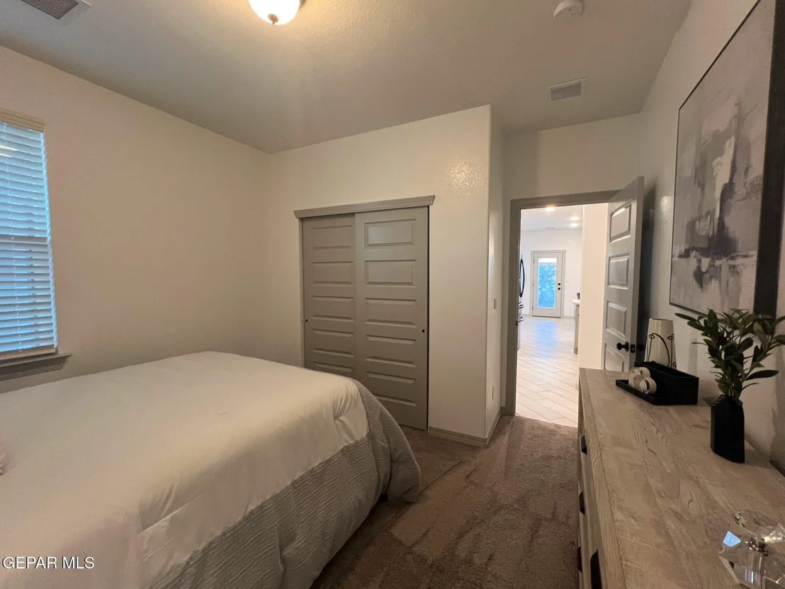 Photo of 564 Oakmont Place