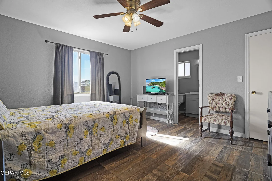 Photo of 693 DESERT SAGE Drive