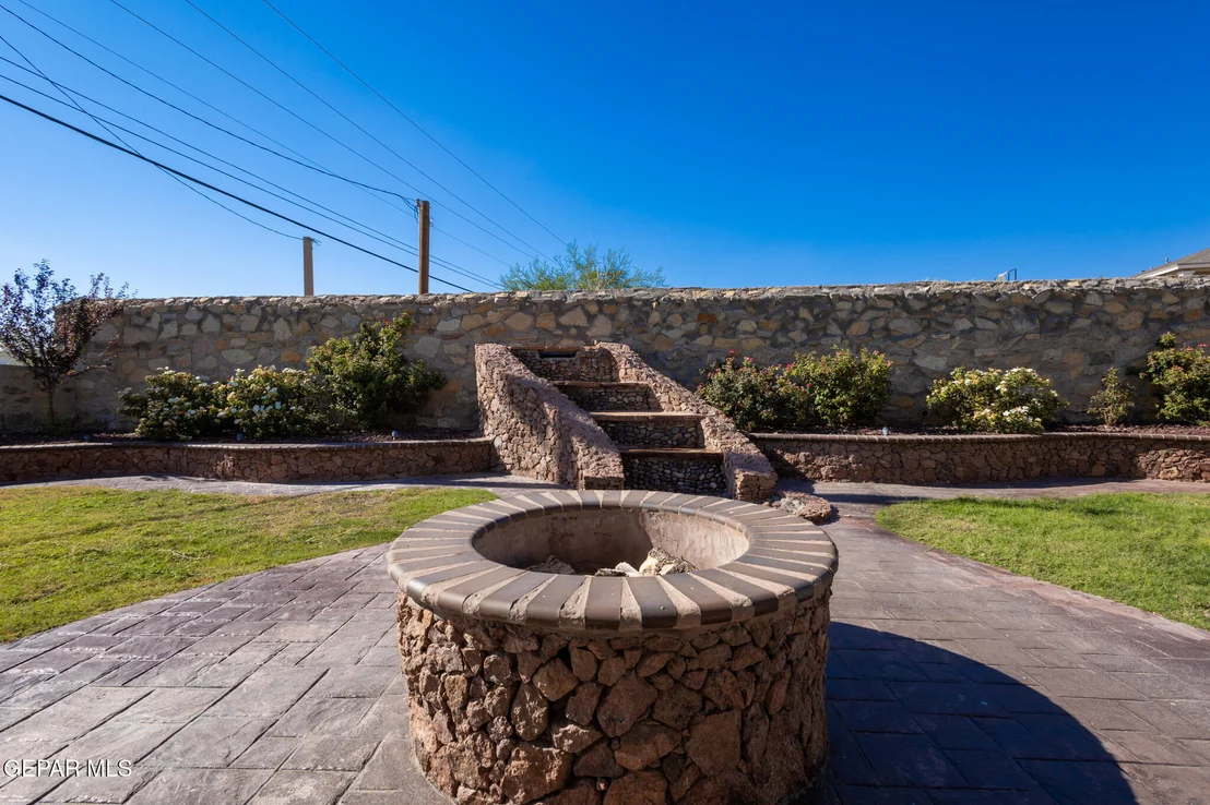 Photo of 801 SOUTHWICK Drive