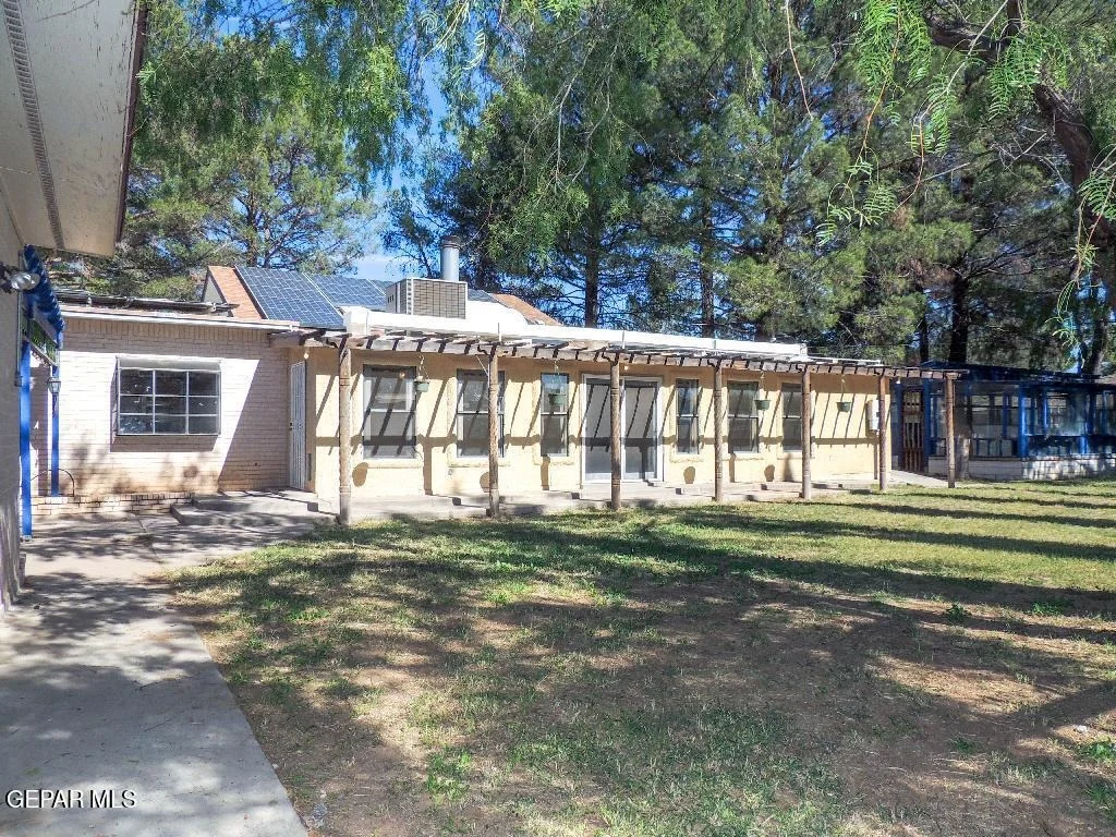 Photo of 1067 Esplanada Circle