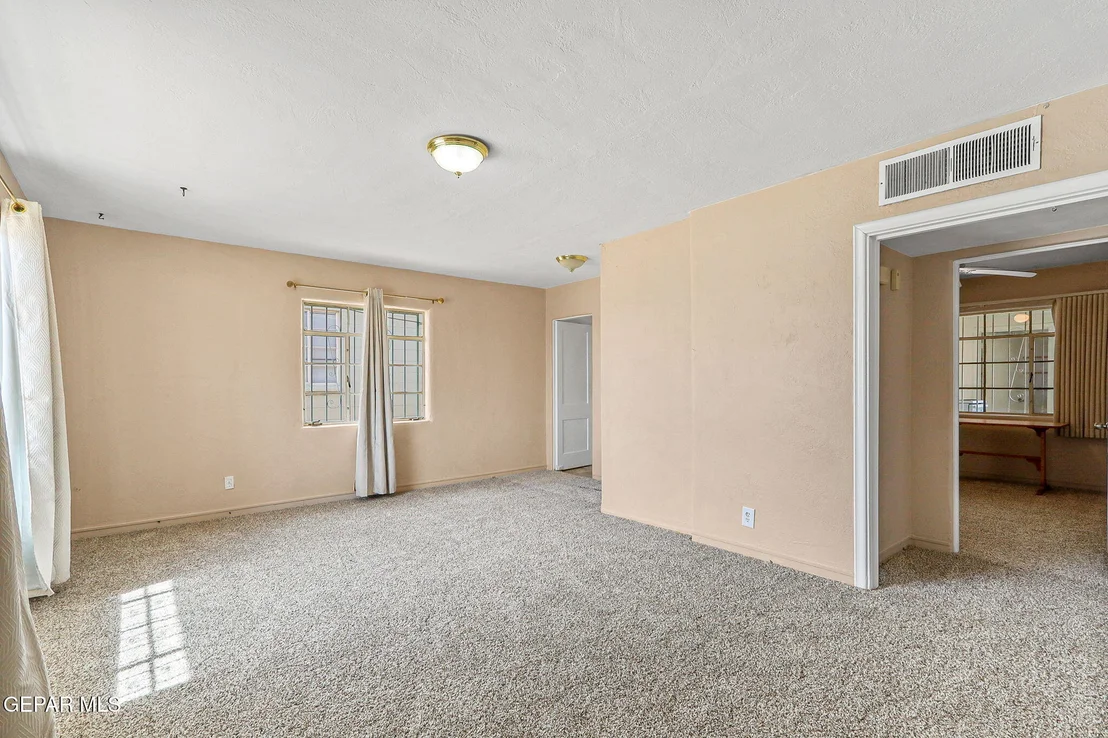 Photo of 4231 LEAVELL Avenue