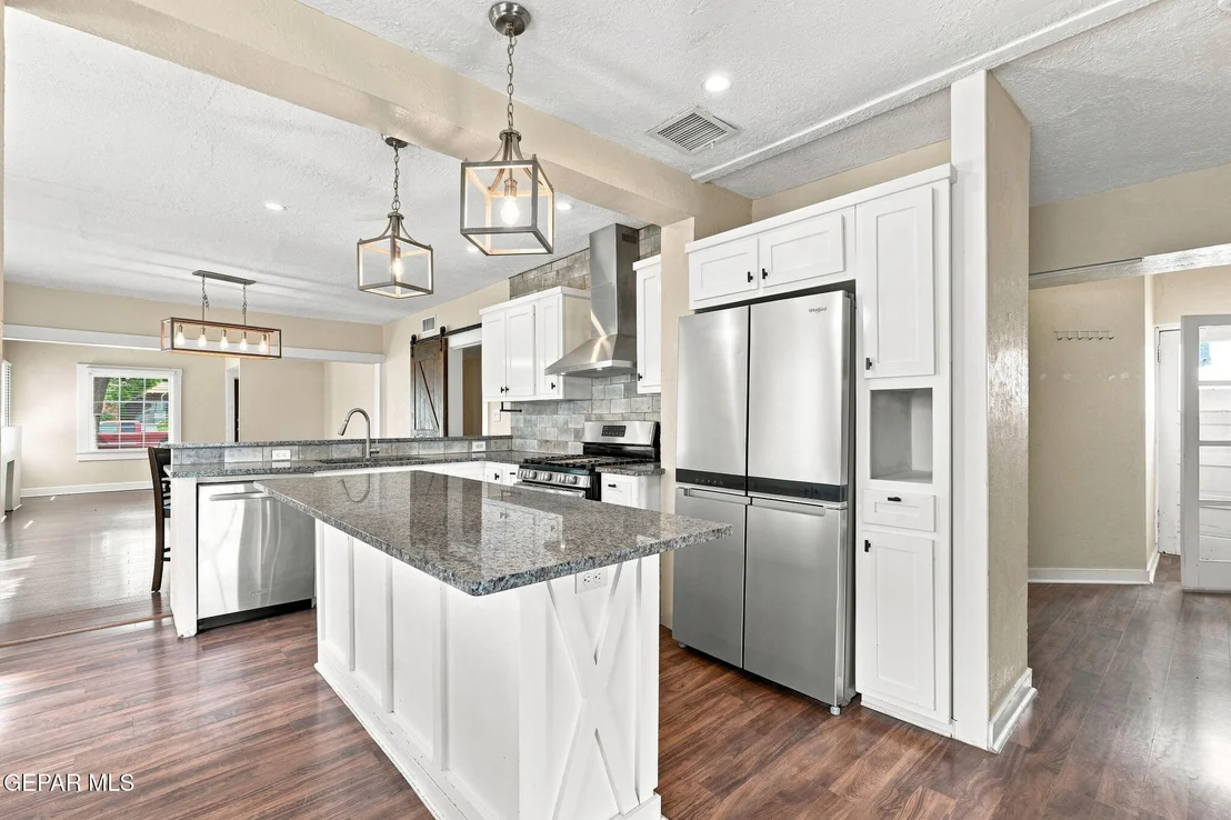 Photo of 3010 LEBANON Avenue