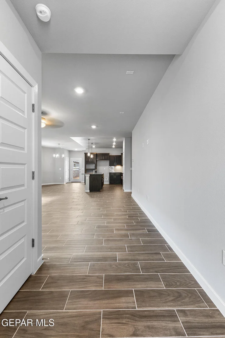 Photo of 937 Nayland Place