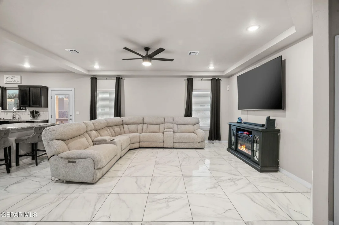 Photo of 356 PLATEAU Drive