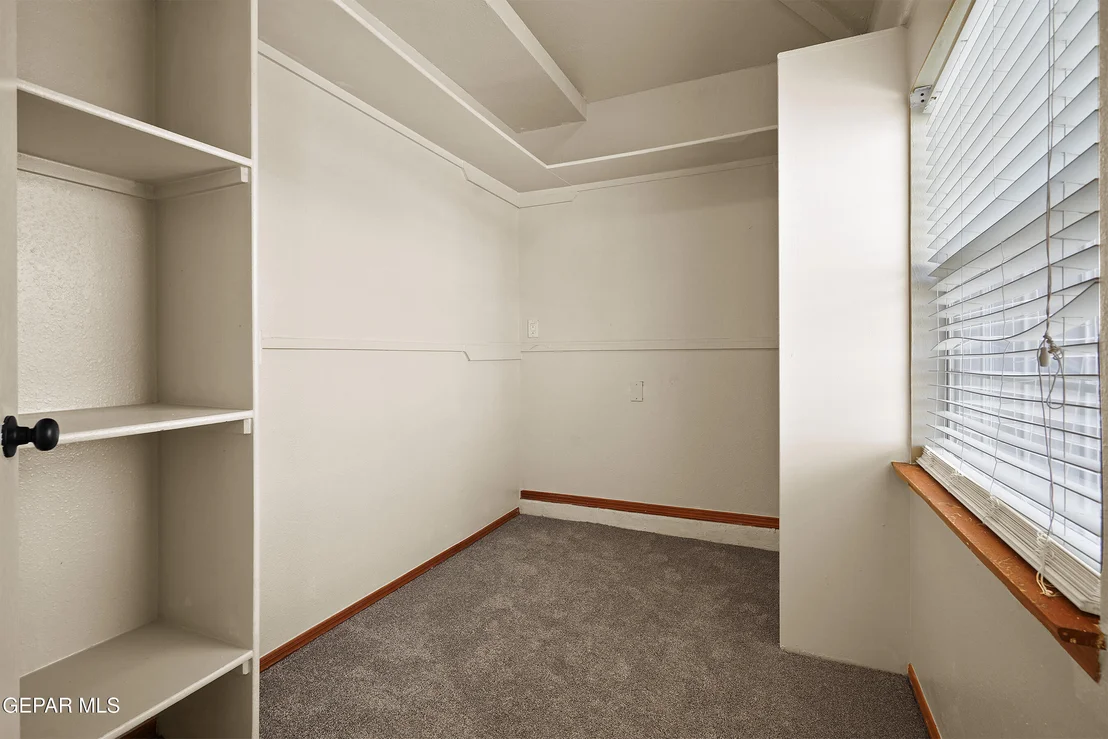 Photo of 3085 KINGS CROWN Place
