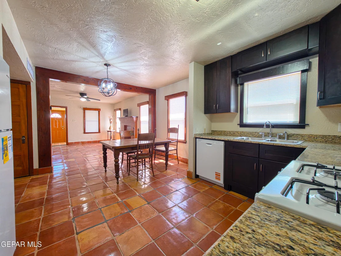 Photo of 4037 EMORY Road