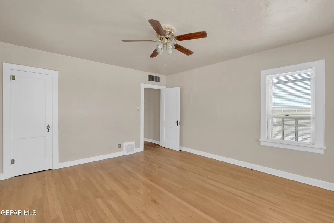 Photo of 412 E BALTIMORE Drive