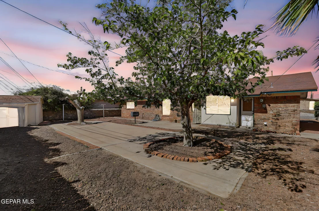Photo of 7213 CLEMENTE Avenue