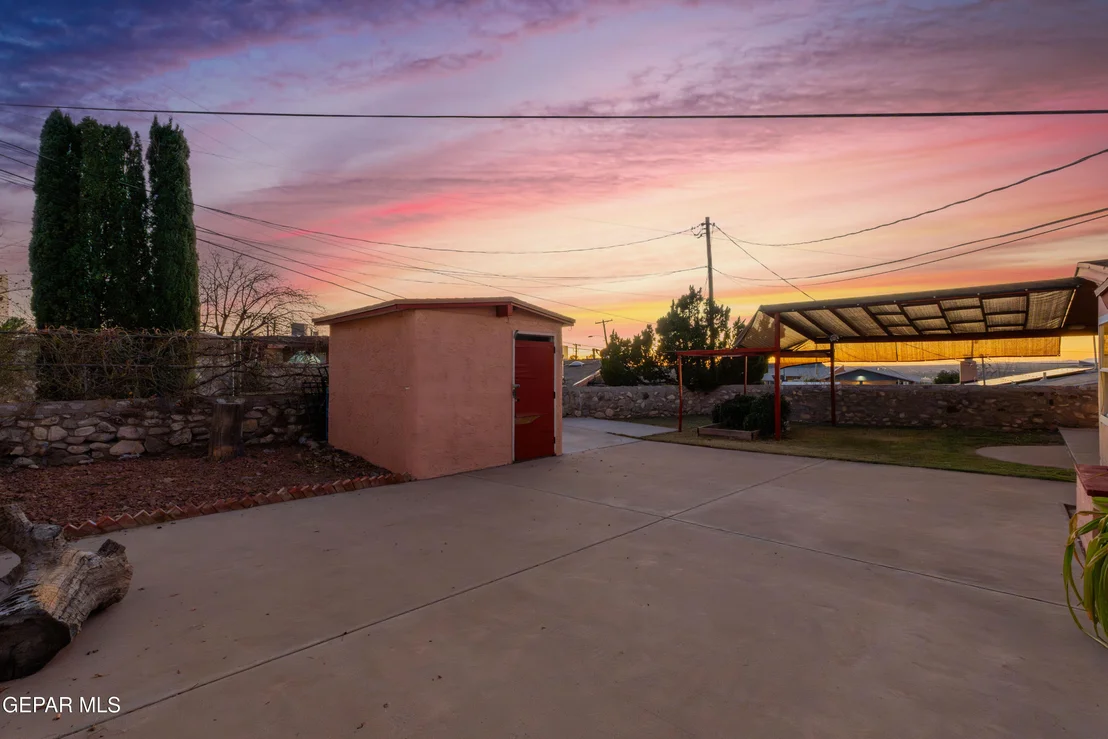 Photo of 332 CARNIVAL Drive