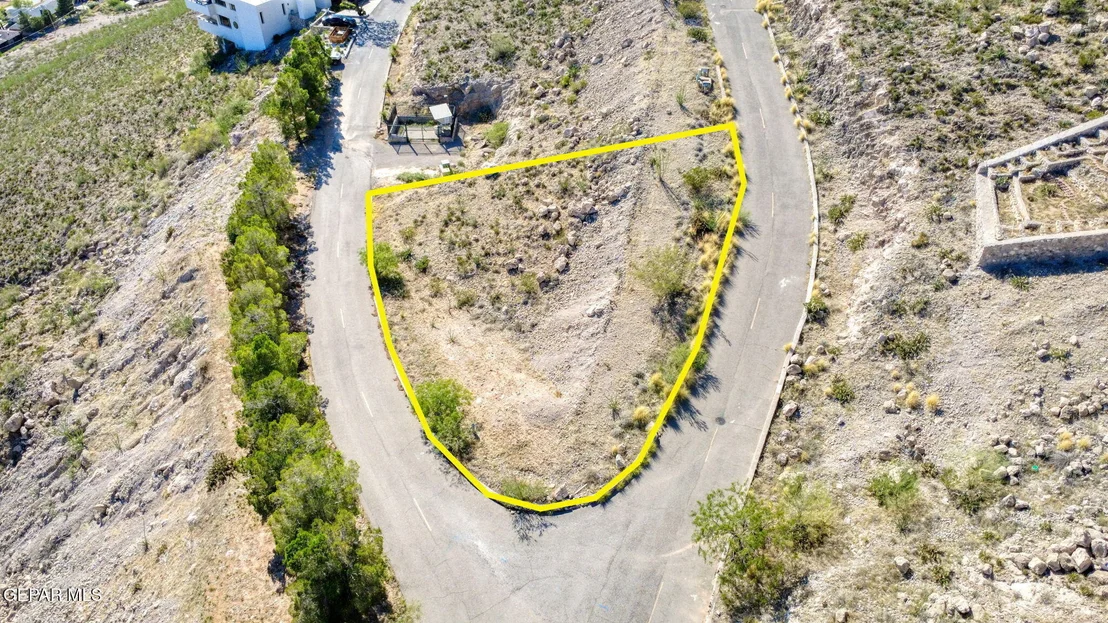 Photo of 17 Apache Crest Drive