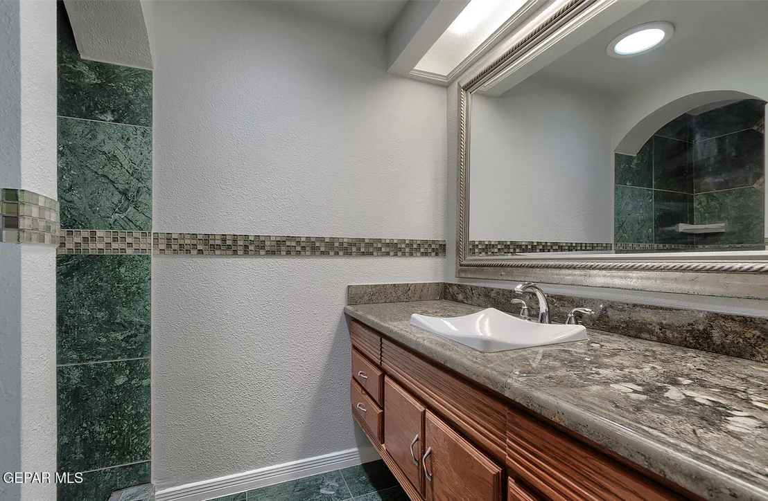 Photo of 5814 BEAUMONT Place