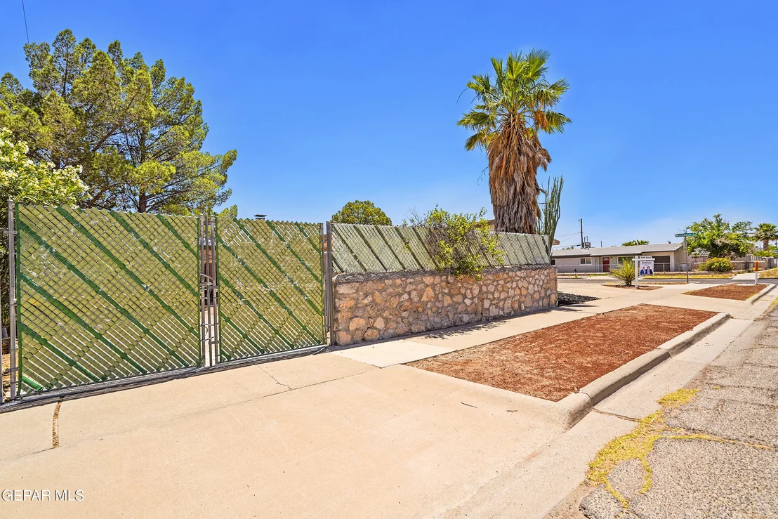 Photo of 9501 MCINTOSH Drive