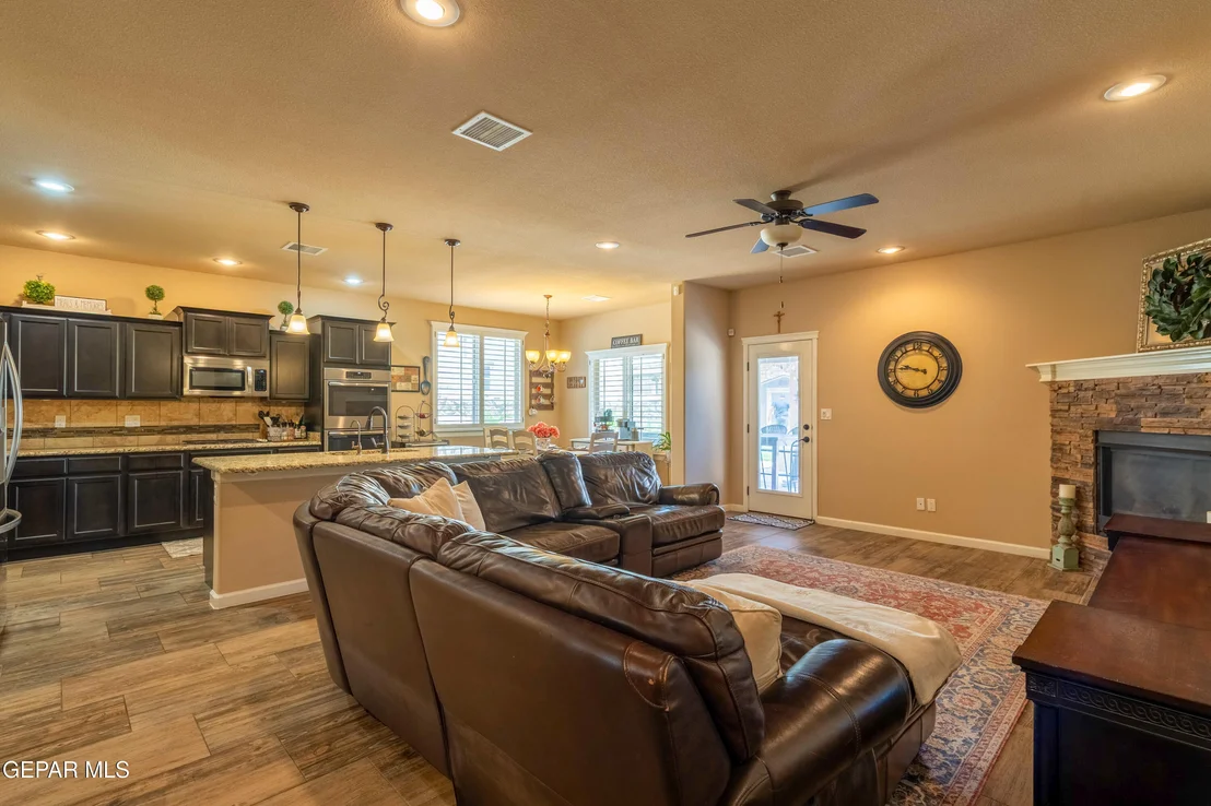 Photo of 7730 Enchanted View Drive