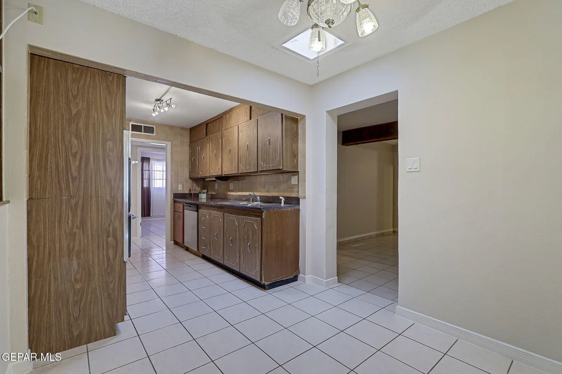 Photo of 1304 Honeysuckle Drive